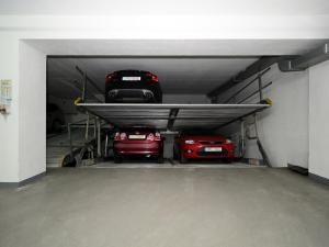 Pronájem garážového stání, Praha - Vinohrady, Voroněžská, 10 m2