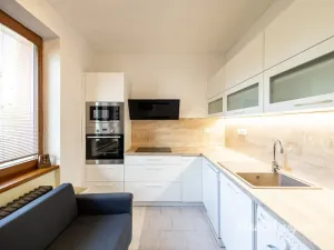 Pronájem bytu 3+1, Praha - Hloubětín, Sadská, 65 m2