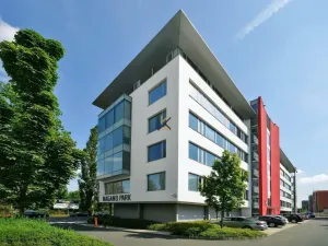 Pronájem kanceláře, Praha - Strašnice, U nákladového nádraží, 259 m2