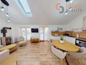 Prodej rodinného domu, Bulhary, 300 m2