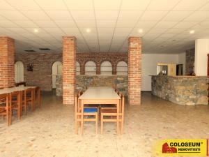 Prodej restaurace, Dobšice, 950 m2
