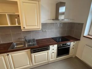 Pronájem bytu 2+1, České Budějovice - České Budějovice 7, Heydukova, 80 m2