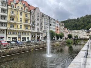 Pronájem obchodního prostoru, Karlovy Vary, Nová louka, 131 m2