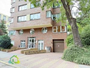 Prodej garáže, Praha - Košíře, Zahradníčkova, 18 m2