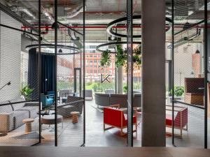 Pronájem kanceláře, Praha, Pernerova, 300 m2