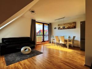 Pronájem bytu 4+kk, Jesenice, Lomená, 81 m2