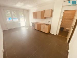 Pronájem obchodního prostoru, Pelhřimov, Dolnokubínská, 27 m2