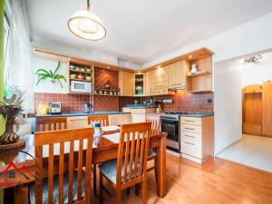 Pronájem bytu 3+1, Čaková, 77 m2