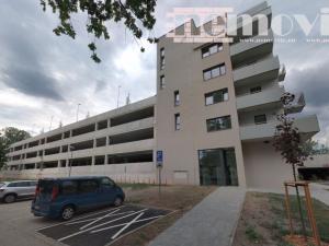 Pronájem garáže, Pardubice, nábřeží Závodu míru, 19 m2