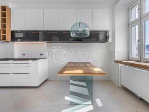 Pronájem bytu 1+1, Praha, Bulharská, 49 m2