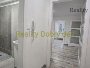 Pronájem bytu 2+1, Opava, Těšínská, 48 m2
