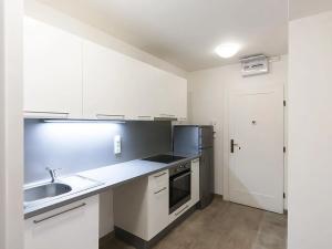 Pronájem bytu 2+1, Praha - Bubeneč, U zeměpisného ústavu, 46 m2