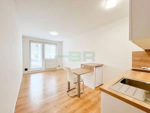 Pronájem bytu 1+kk, Praha - Střížkov, Zakšínská, 30 m2