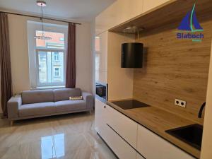Prodej bytu 2+kk, Praha - Vysočany, Spojovací, 50 m2