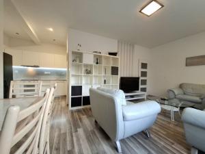 Pronájem bytu 2+kk, Hradec Králové, Střelecká, 65 m2