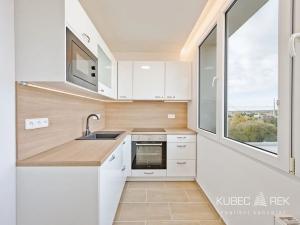 Prodej bytu 2+kk, Jindřichův Hradec, sídliště Vajgar, 43 m2