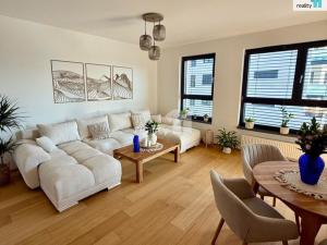 Prodej bytu 2+kk, Praha - Malešice, Azzoniho, 113 m2