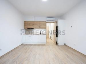 Pronájem bytu 1+kk, Pardubice, Rokycanova, 35 m2