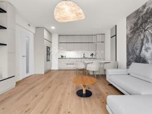 Pronájem bytu 2+kk, Praha - Troja, Pod Hrachovkou, 58 m2