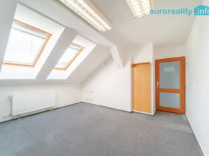 Pronájem kanceláře, Tachov, náměstí Republiky, 27 m2