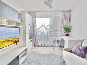 Pronájem bytu 2+kk, Praha - Kobylisy, Bojasova, 46 m2