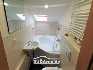 Pronájem bytu 1+kk, Zlín, Štefánikova, 28 m2