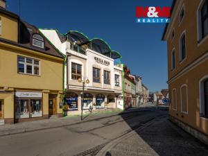 Prodej obchodního prostoru, Rožnov pod Radhoštěm, Masarykovo náměstí, 670 m2