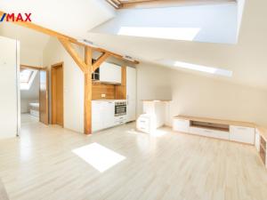 Pronájem bytu 2+kk, Praha - Libeň, Davídkova, 40 m2