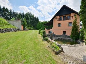 Prodej rodinného domu, Valkeřice, 270 m2