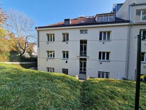 Pronájem bytu 2+kk, Praha - Smíchov, Křížová, 42 m2