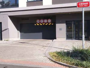 Pronájem garážového stání, Praha - Vysočany, Střídavá, 14 m2