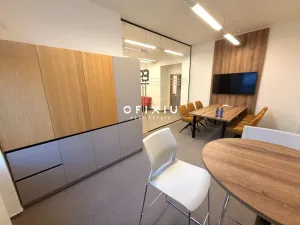 Pronájem kanceláře, Brno, Jakubské náměstí, 71 m2