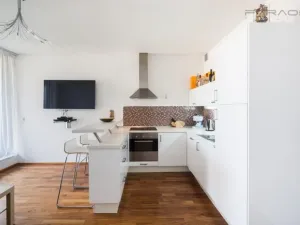 Pronájem bytu 2+kk, Praha - Smíchov, Švédská, 60 m2