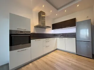 Pronájem bytu 2+kk, Pardubice - Zelené Předměstí, Pod Vinicí, 57 m2