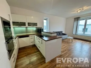 Prodej bytu 2+kk, Plzeň - Valcha, Špačková, 55 m2