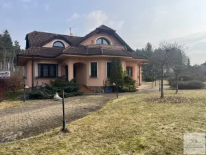 Prodej vily, Nová Role - Mezirolí, 350 m2