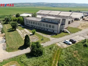 Prodej výrobních prostor, Uherčice, 1500 m2