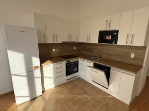 Pronájem bytu 2+kk, Třebíč, Hasskova, 68 m2