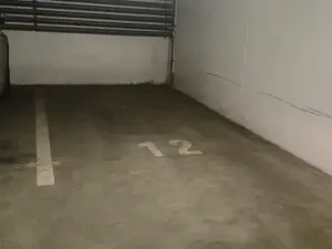 Pronájem garážového stání, Praha - Záběhlice, Záběhlická, 12 m2