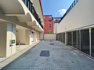 Pronájem garážového stání, Praha - Smíchov, Holečkova, 2 m2