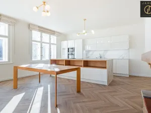 Prodej bytu 4+kk, Praha - Dejvice, V Šáreckém údolí, 175 m2