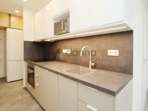 Pronájem bytu 3+1, Praha, Jahodová, 80 m2