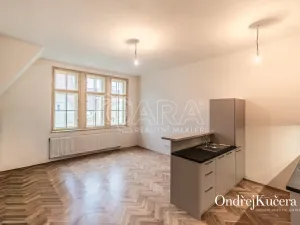 Pronájem bytu 2+kk, Praha - Staré Město, Kaprova, 62 m2