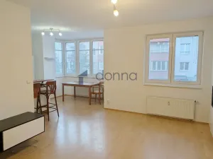 Pronájem bytu 1+kk, Praha, Mikanova, 40 m2