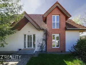 Prodej vily, Praha - Lipence, Na Bambouzku, 300 m2