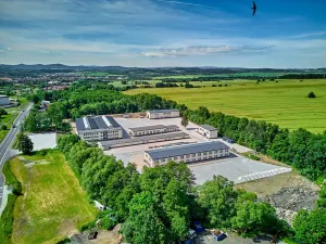 Pronájem skladu, Ostrov, 370 m2