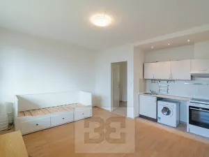 Pronájem bytu 1+kk, Praha - Troja, Lešenská, 26 m2