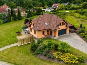 Prodej rodinného domu, Buš, 375 m2