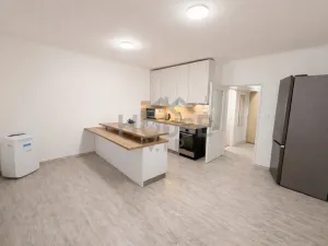 Prodej bytu 2+kk, Praha - Troja, Hnězdenská, 43 m2