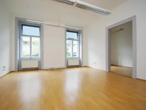 Pronájem kanceláře, Praha - Smíchov, Štefánikova, 70 m2